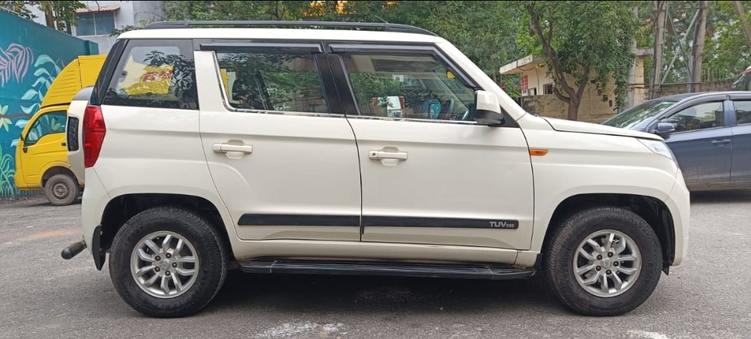 TUV300 image 6 TUV300 image 6