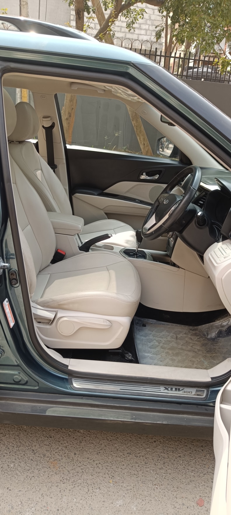 Used 2020 Mahindra XUV300 Used 2020 Mahindra XUV300