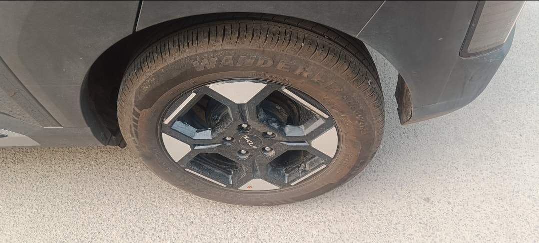 Used 2025 Kia Syros Used 2025 Kia Syros