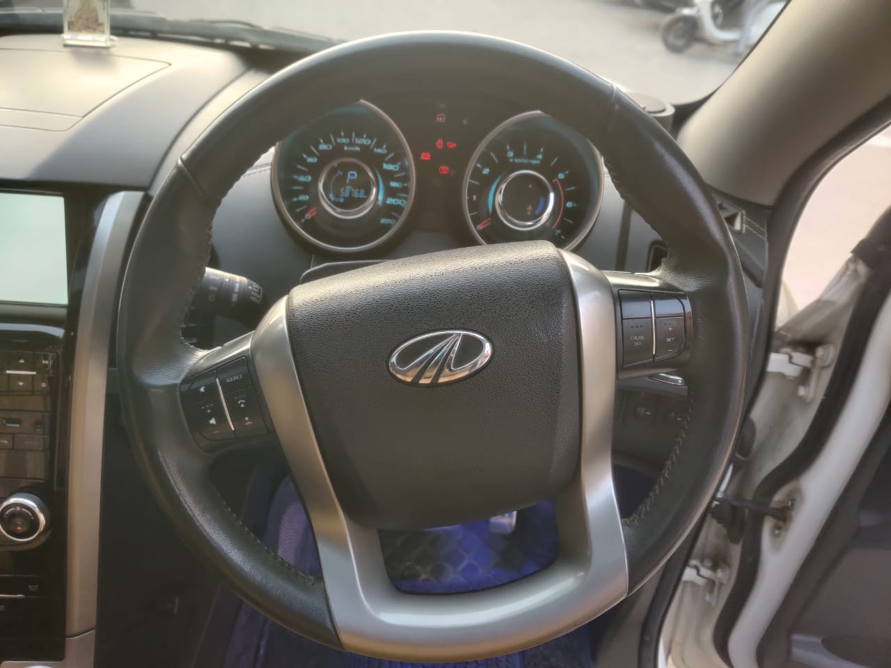 XUV500 image 11 XUV500 image 11