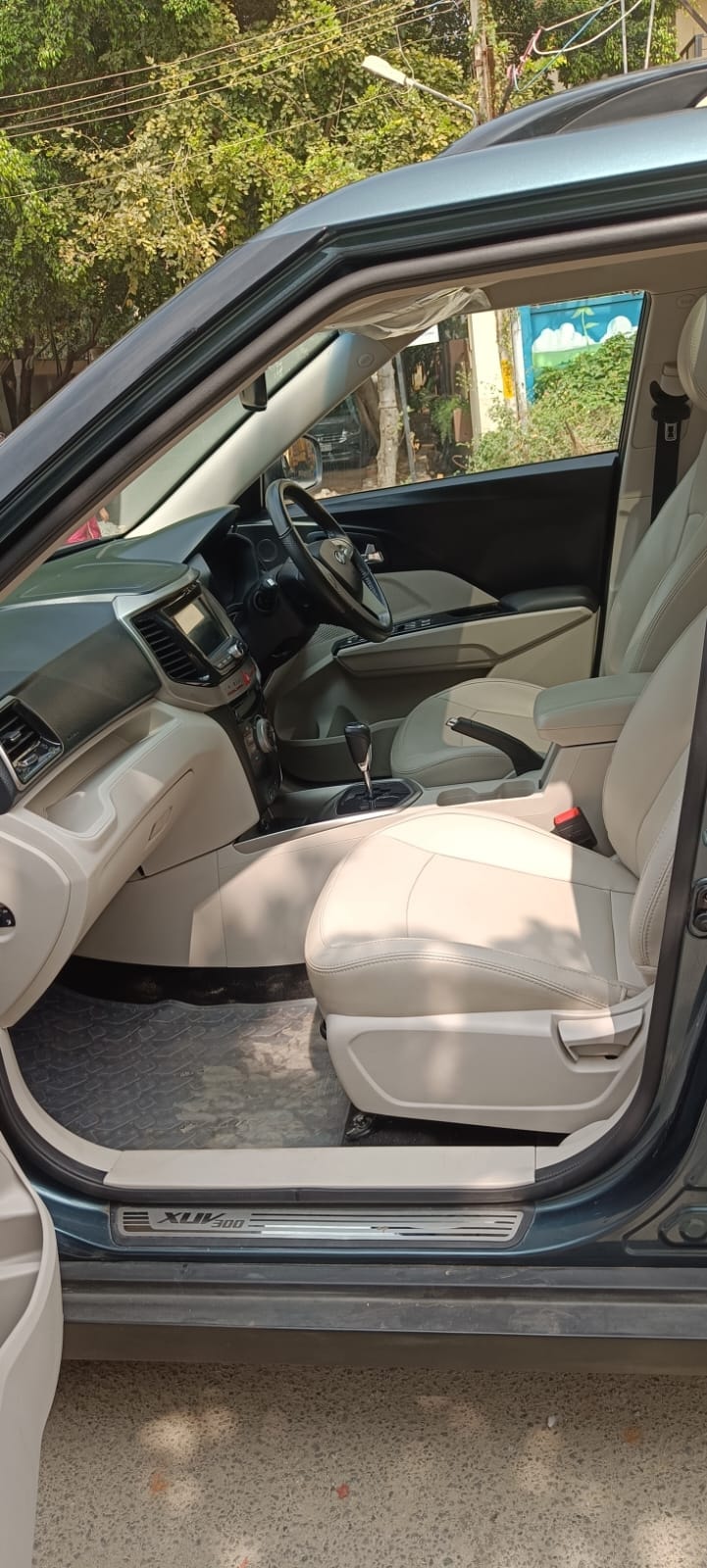 Used 2020 Mahindra XUV300 Used 2020 Mahindra XUV300