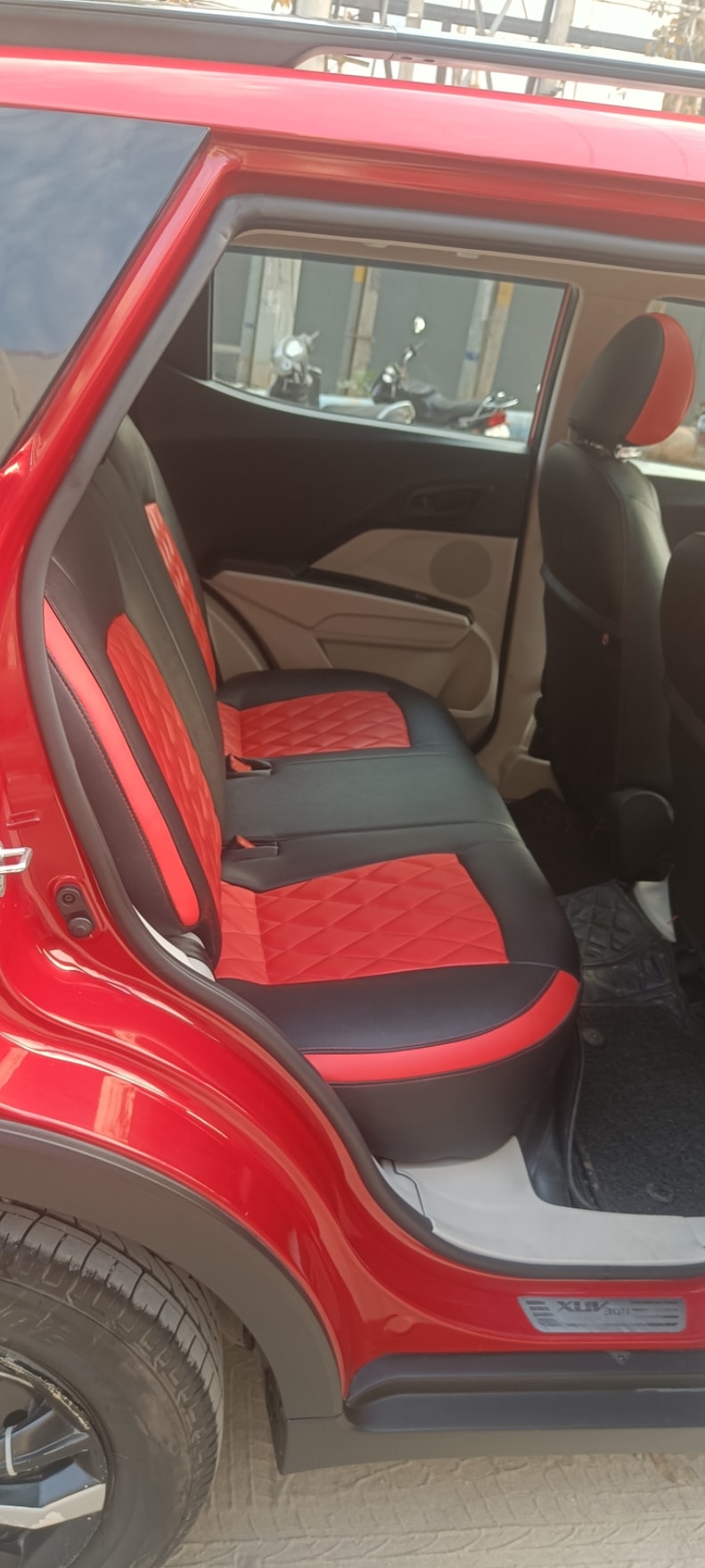 XUV300 image 17 XUV300 image 17