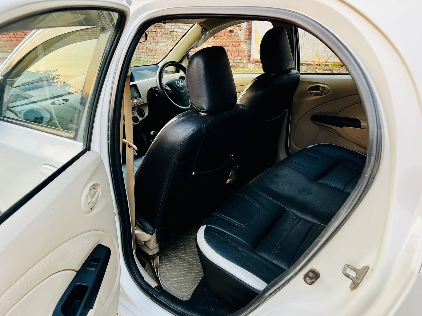 Etios Liva image 10 Etios Liva image 10