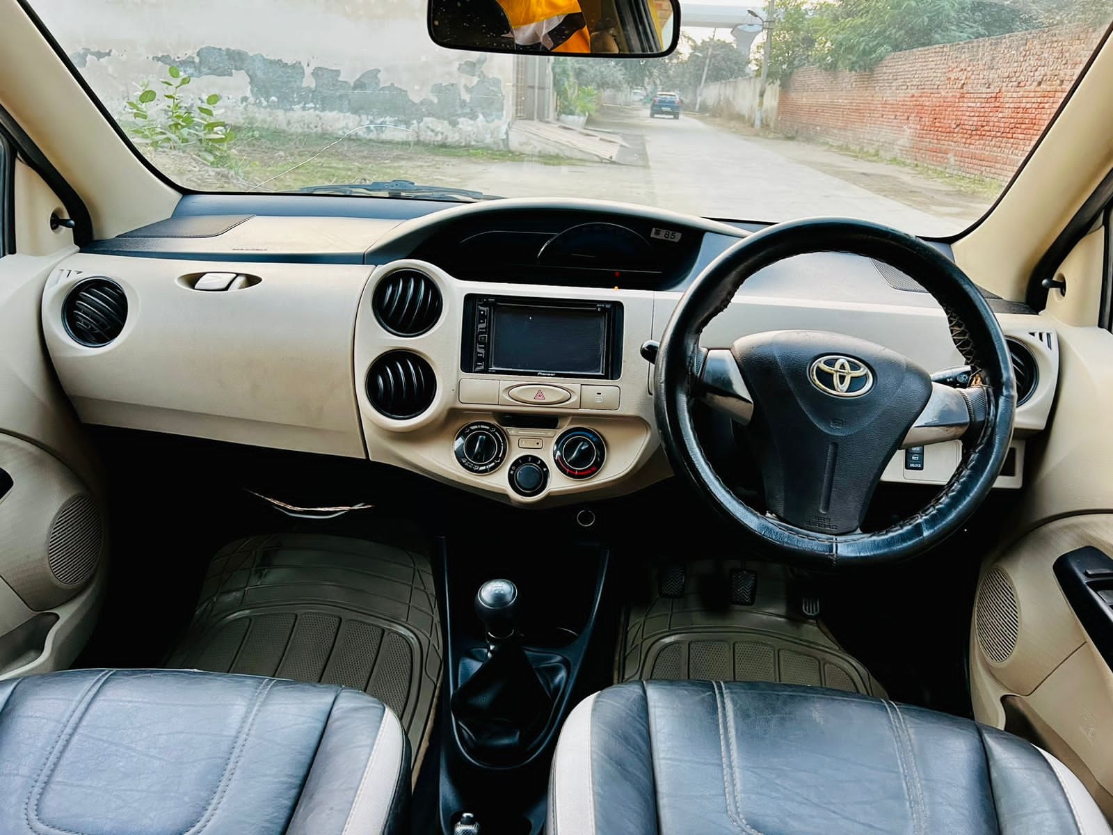 Etios Liva image 8 Etios Liva image 8