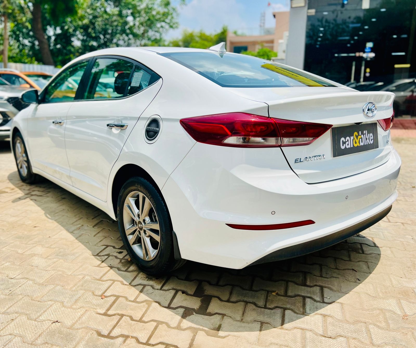 Elantra image 3 Elantra image 3