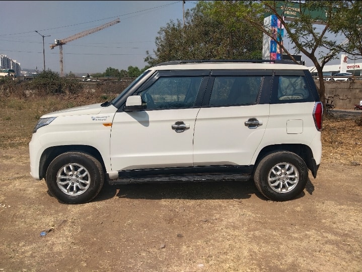 TUV300 image 2 TUV300 image 2