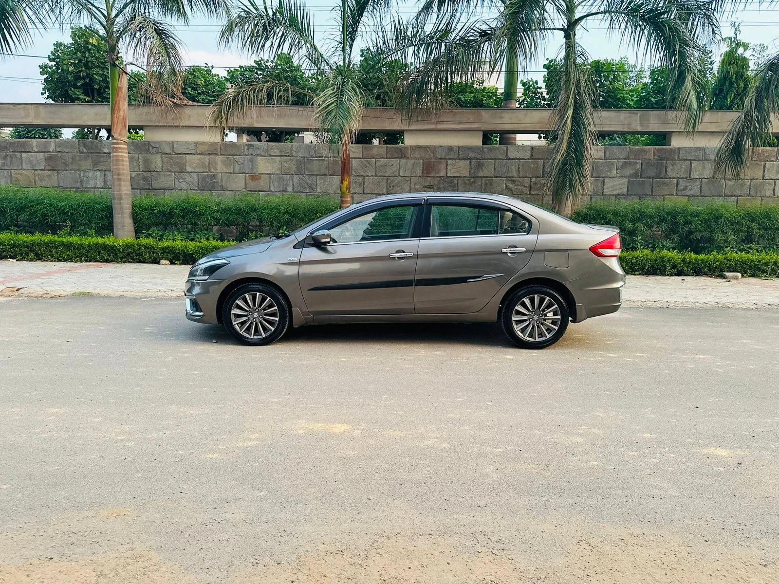 Ciaz image 2 Ciaz image 2