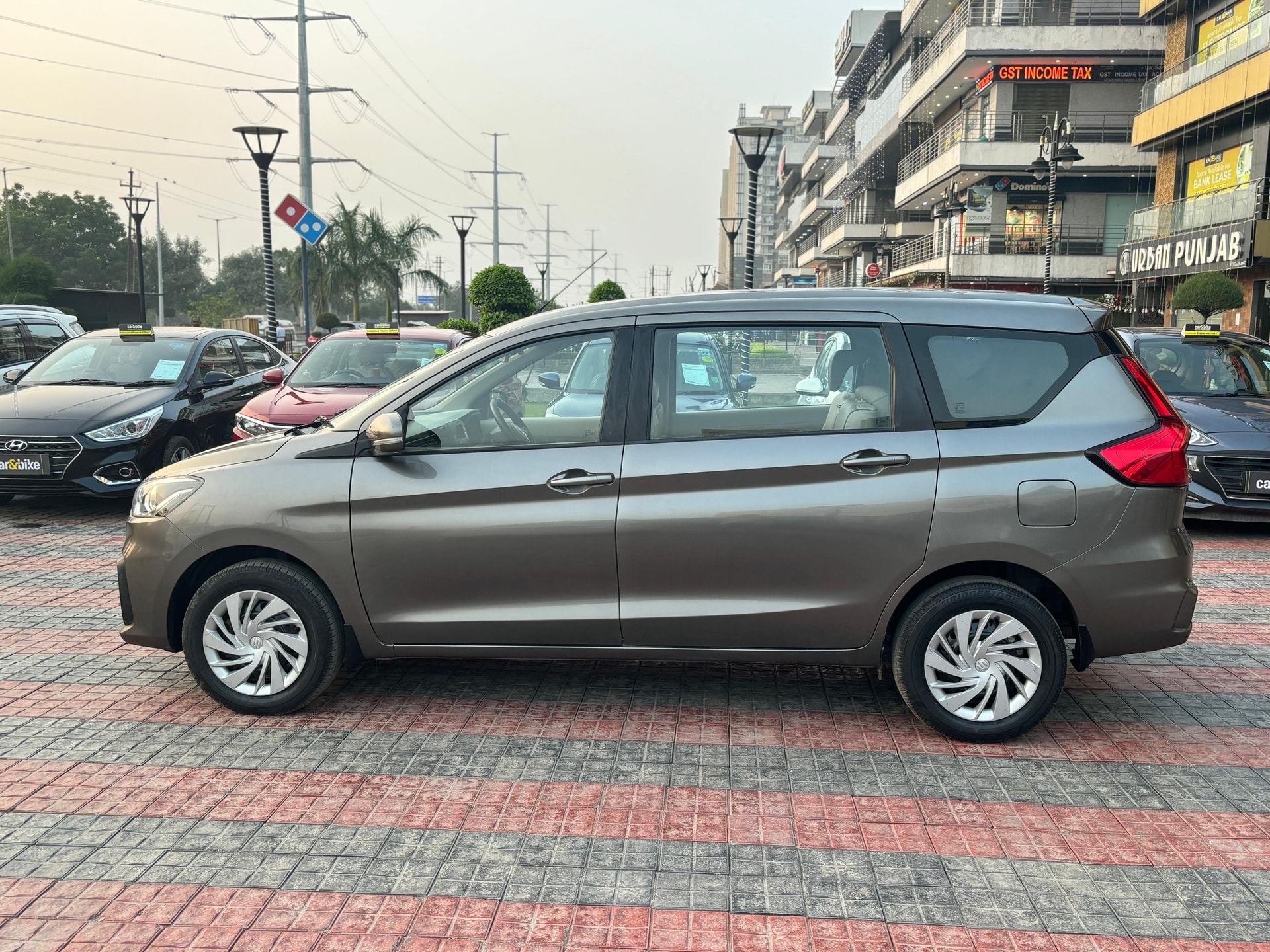 Ertiga image 2 Ertiga image 2