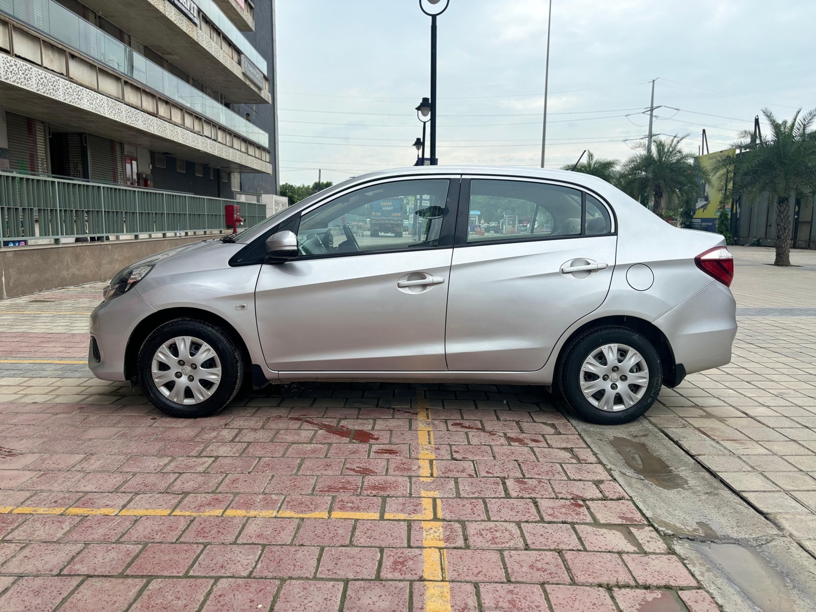 Amaze image 2 Amaze image 2