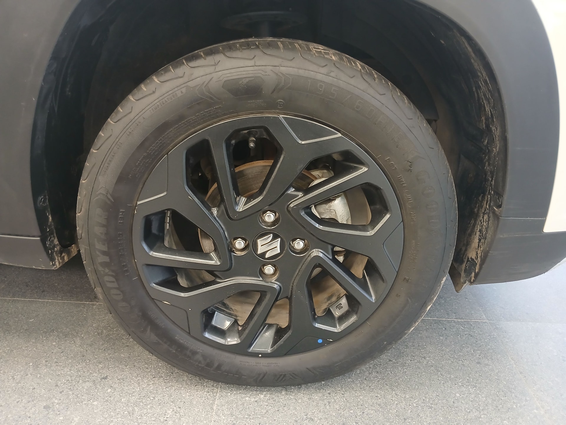 Fronx image 9 Fronx image 9