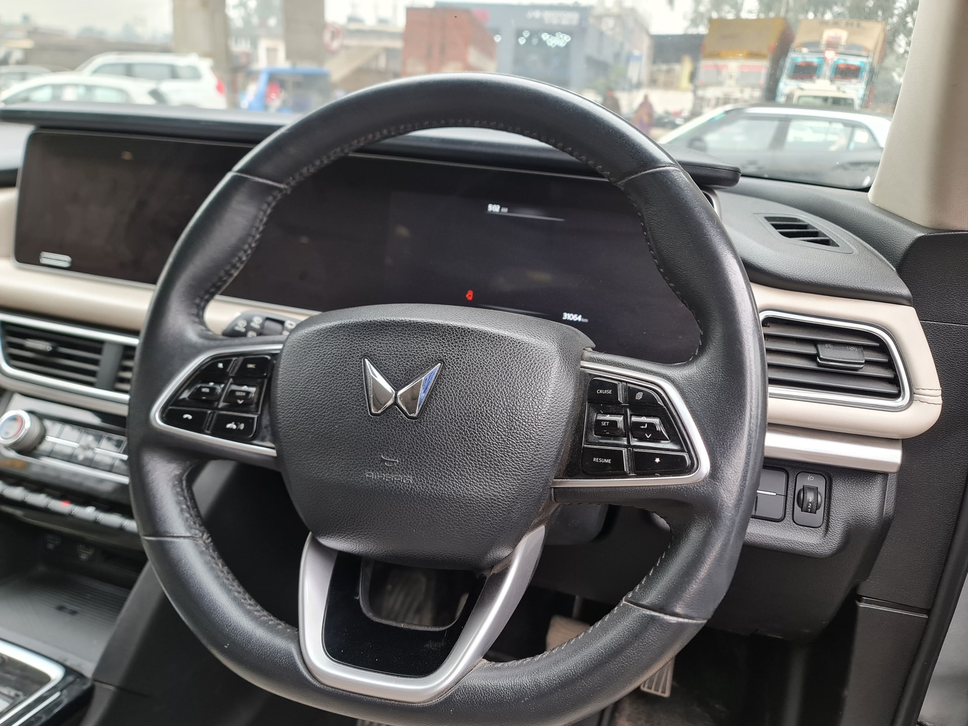 Used 2023 Mahindra XUV700 Used 2023 Mahindra XUV700