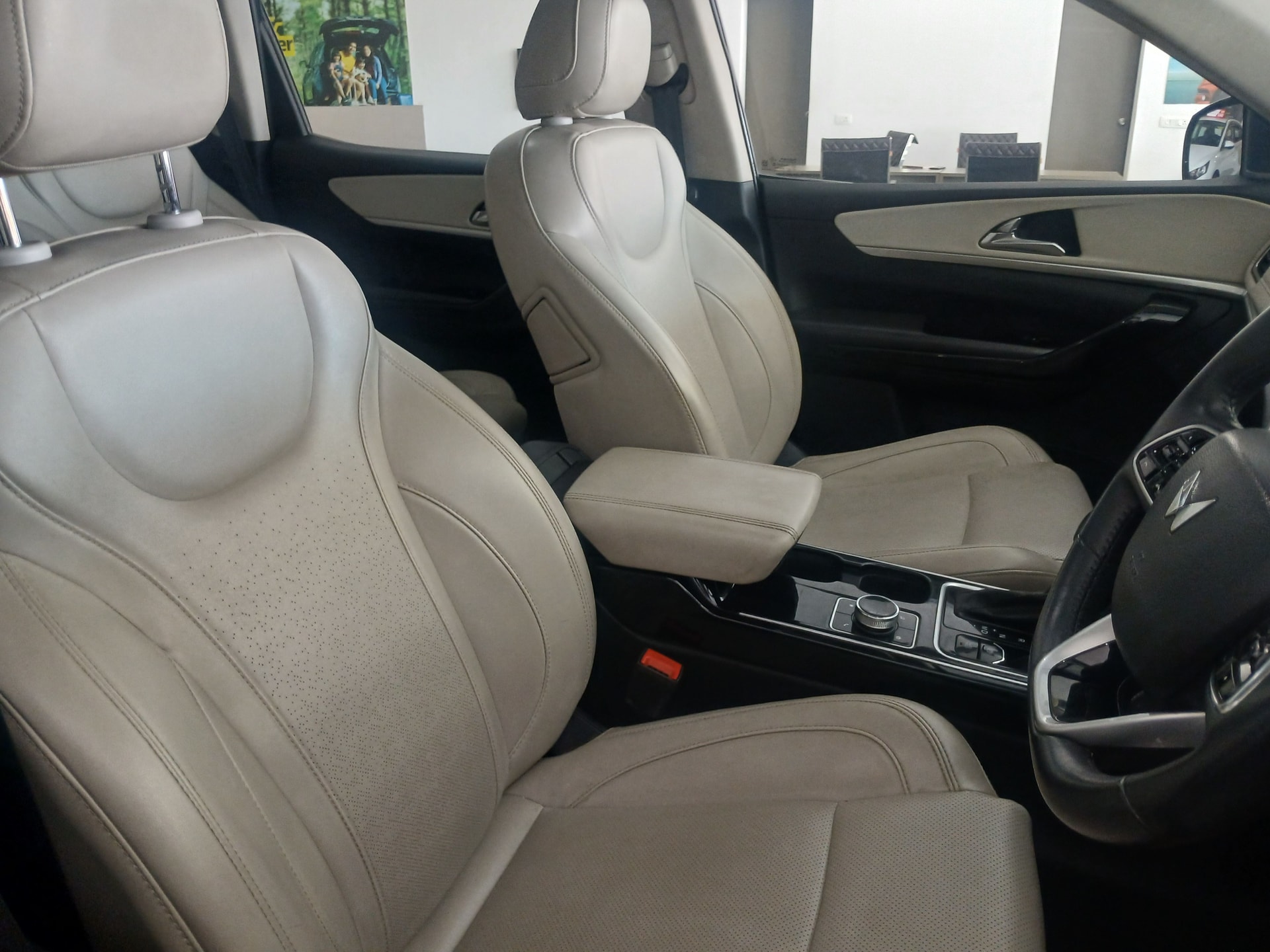 Used 2023 Mahindra XUV700 Used 2023 Mahindra XUV700