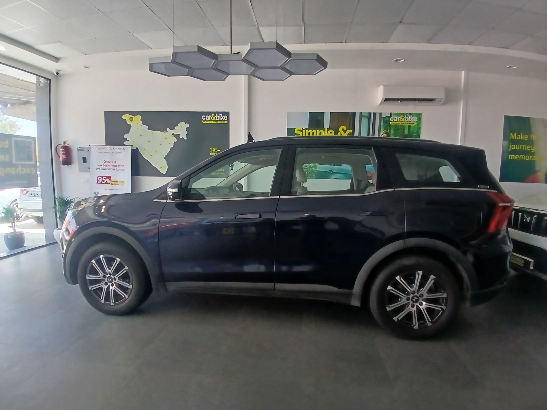 Used 2023 Mahindra XUV700 Used 2023 Mahindra XUV700