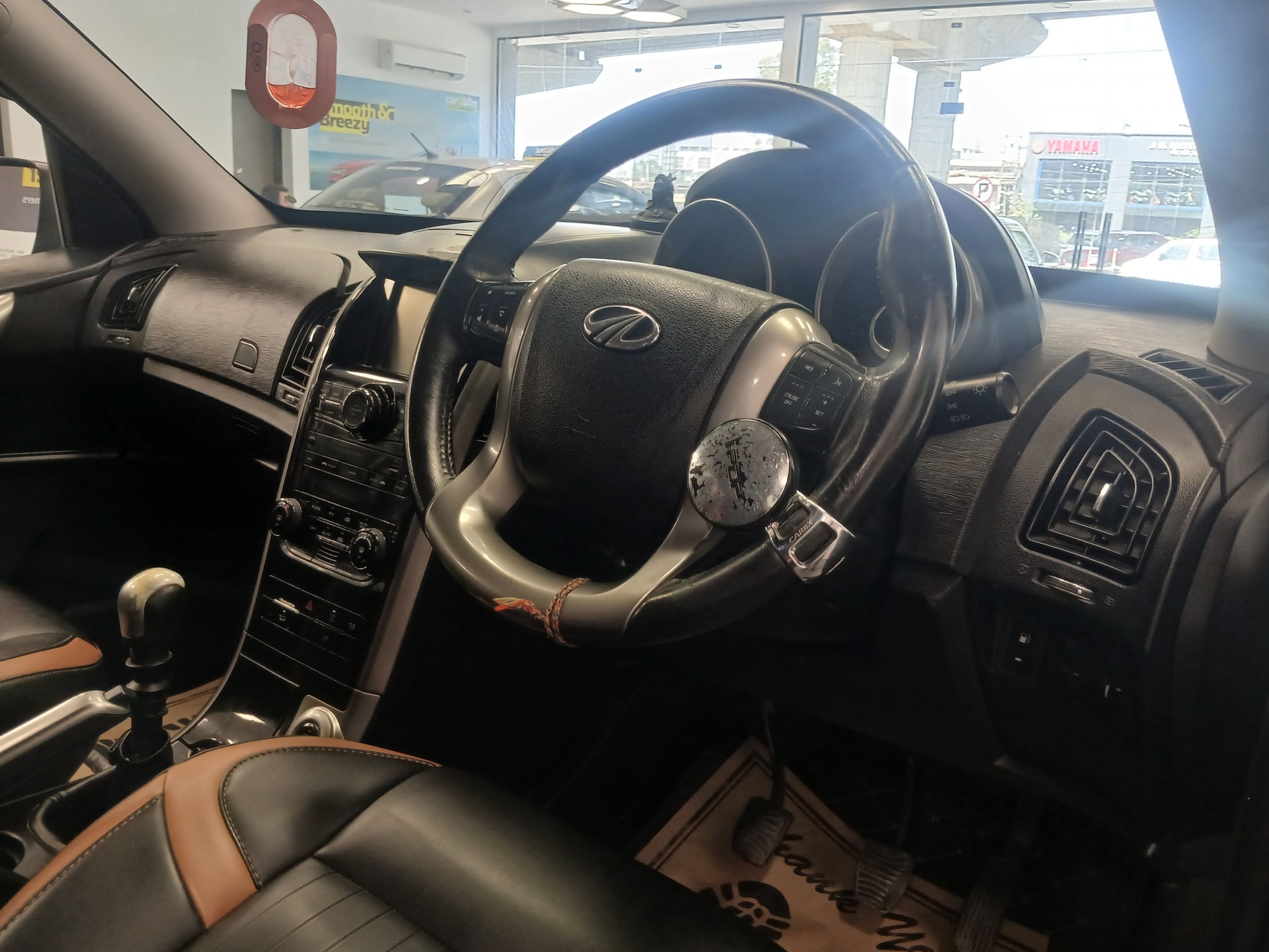 XUV500 image 12 XUV500 image 12