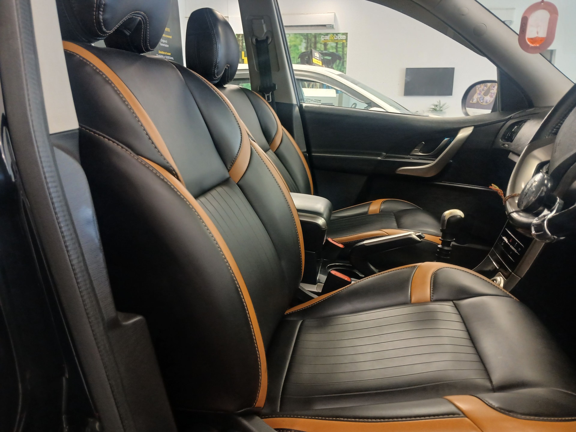 XUV500 image 16 XUV500 image 16