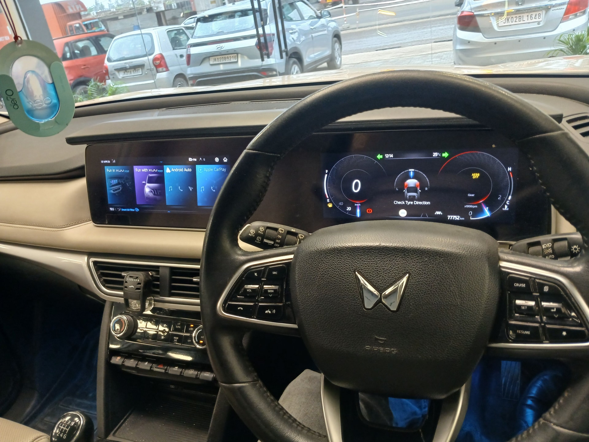 Used 2022 Mahindra XUV700 Used 2022 Mahindra XUV700