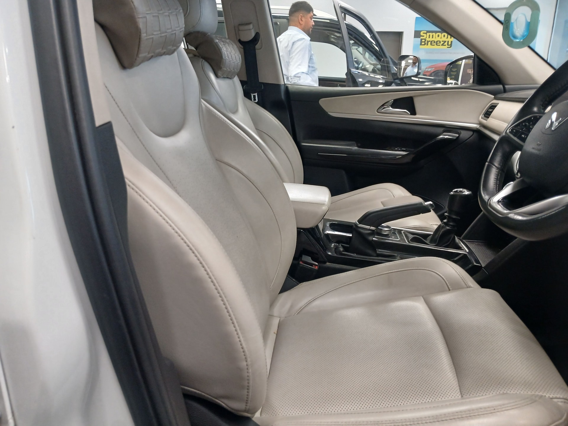 Used 2022 Mahindra XUV700 Used 2022 Mahindra XUV700