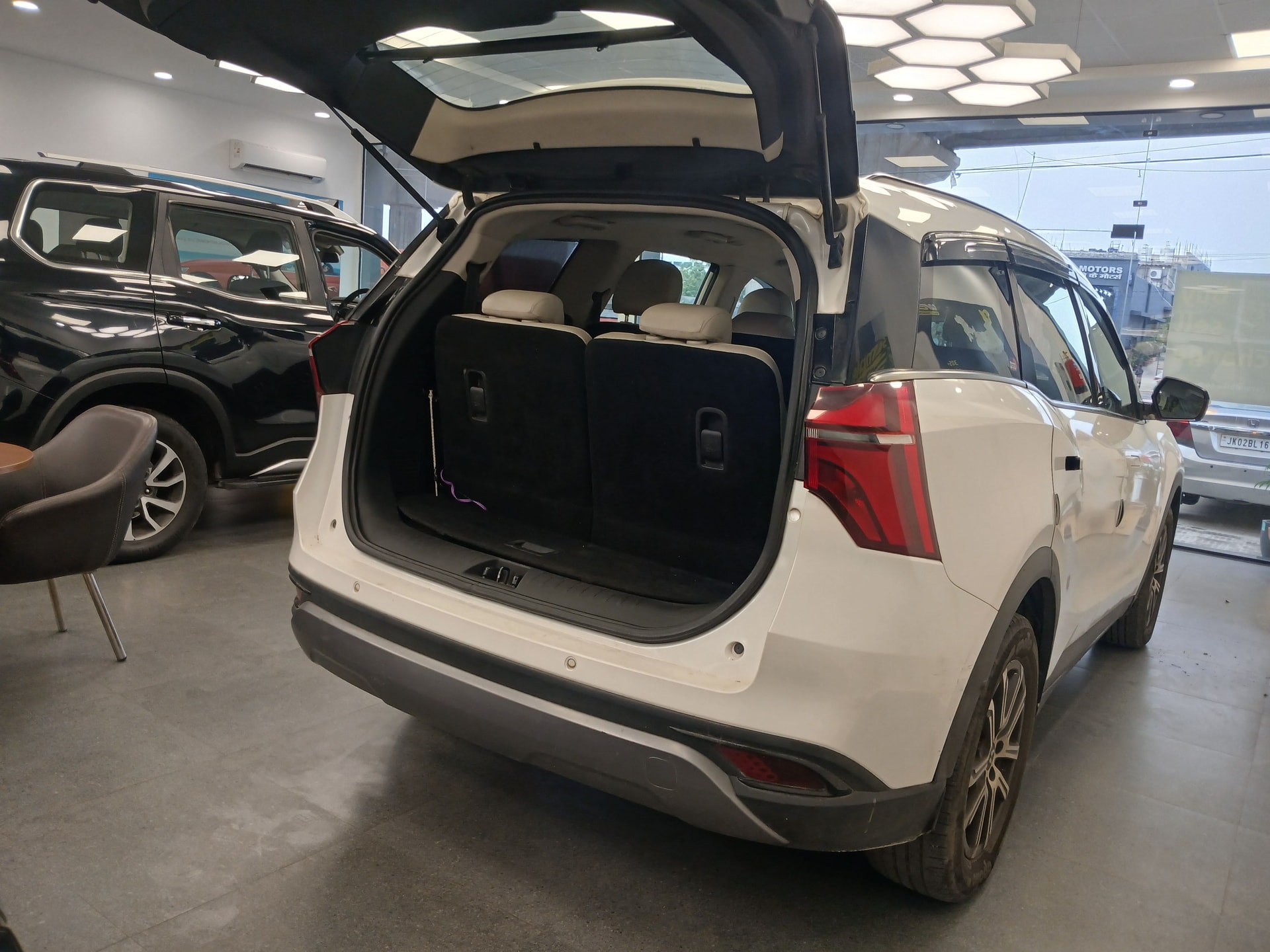 Used 2022 Mahindra XUV700 Used 2022 Mahindra XUV700