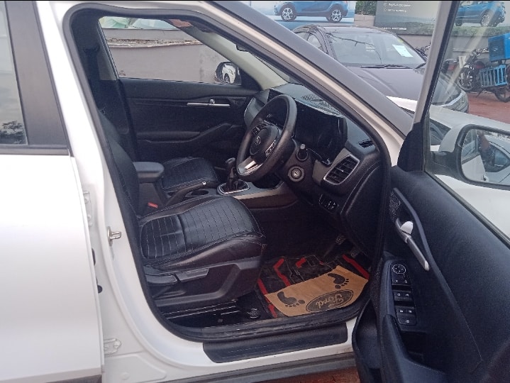 Seltos image 14 Seltos image 14