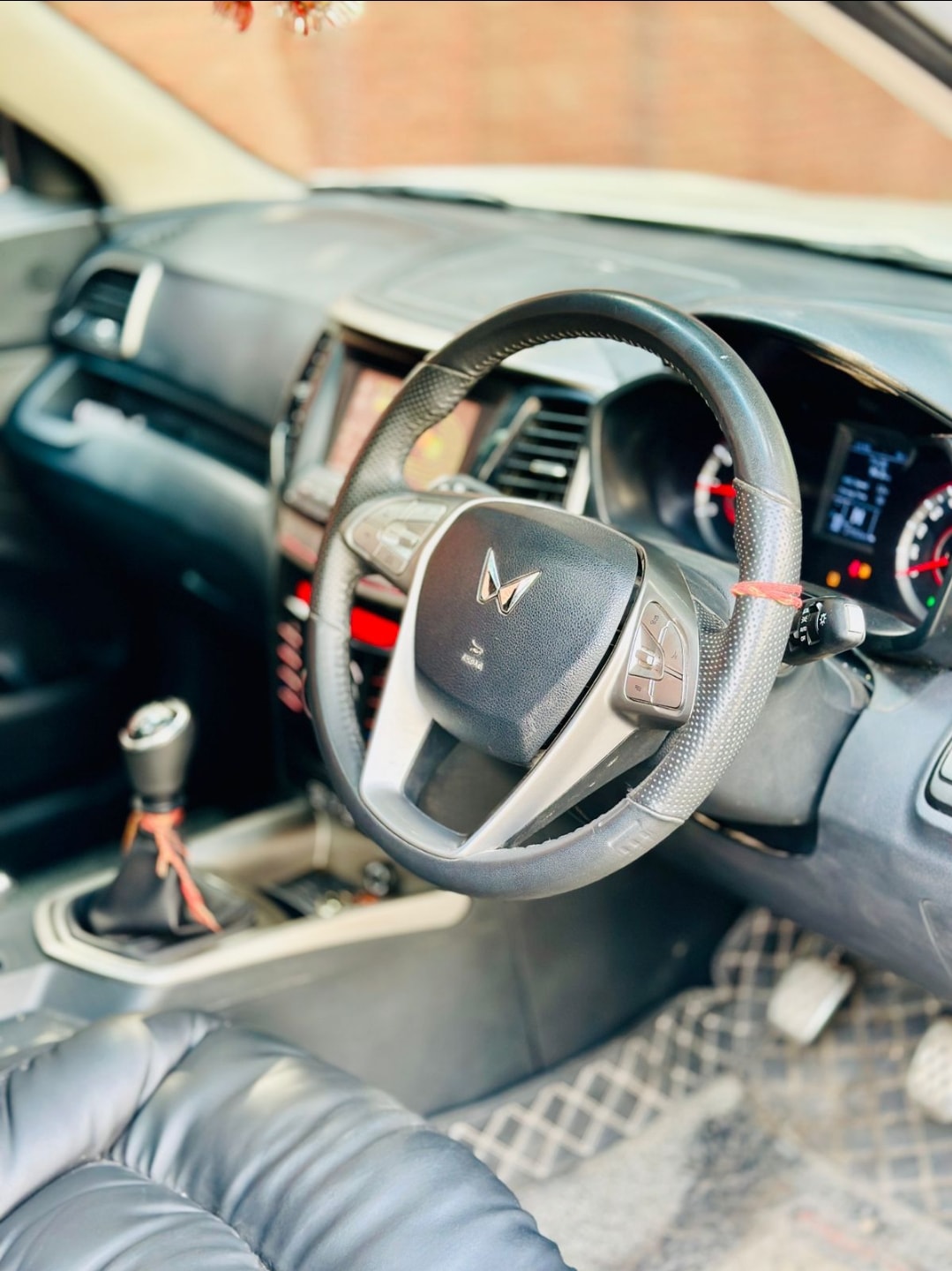 XUV300 image 16 XUV300 image 16