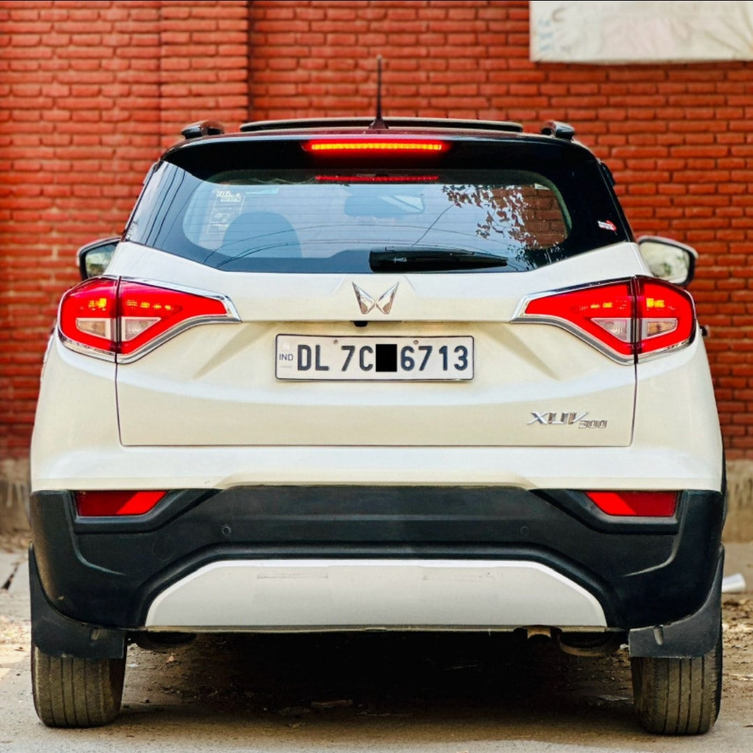 XUV300 image 4 XUV300 image 4