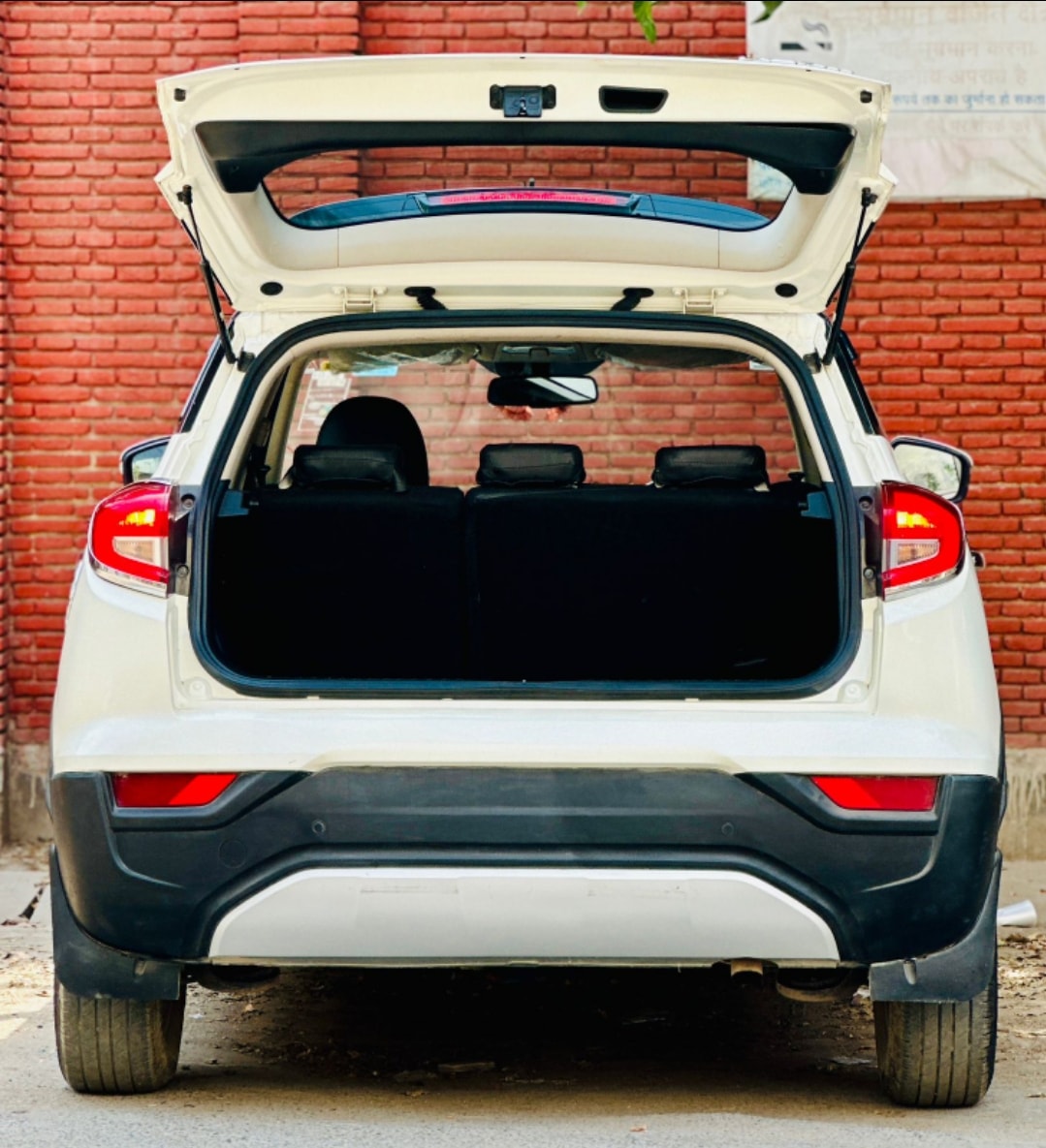 XUV300 image 10 XUV300 image 10