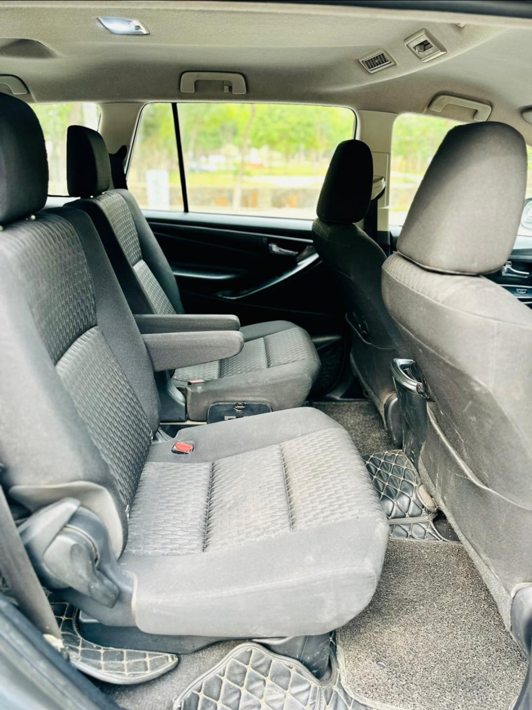 Innova Crysta image 11 Innova Crysta image 11