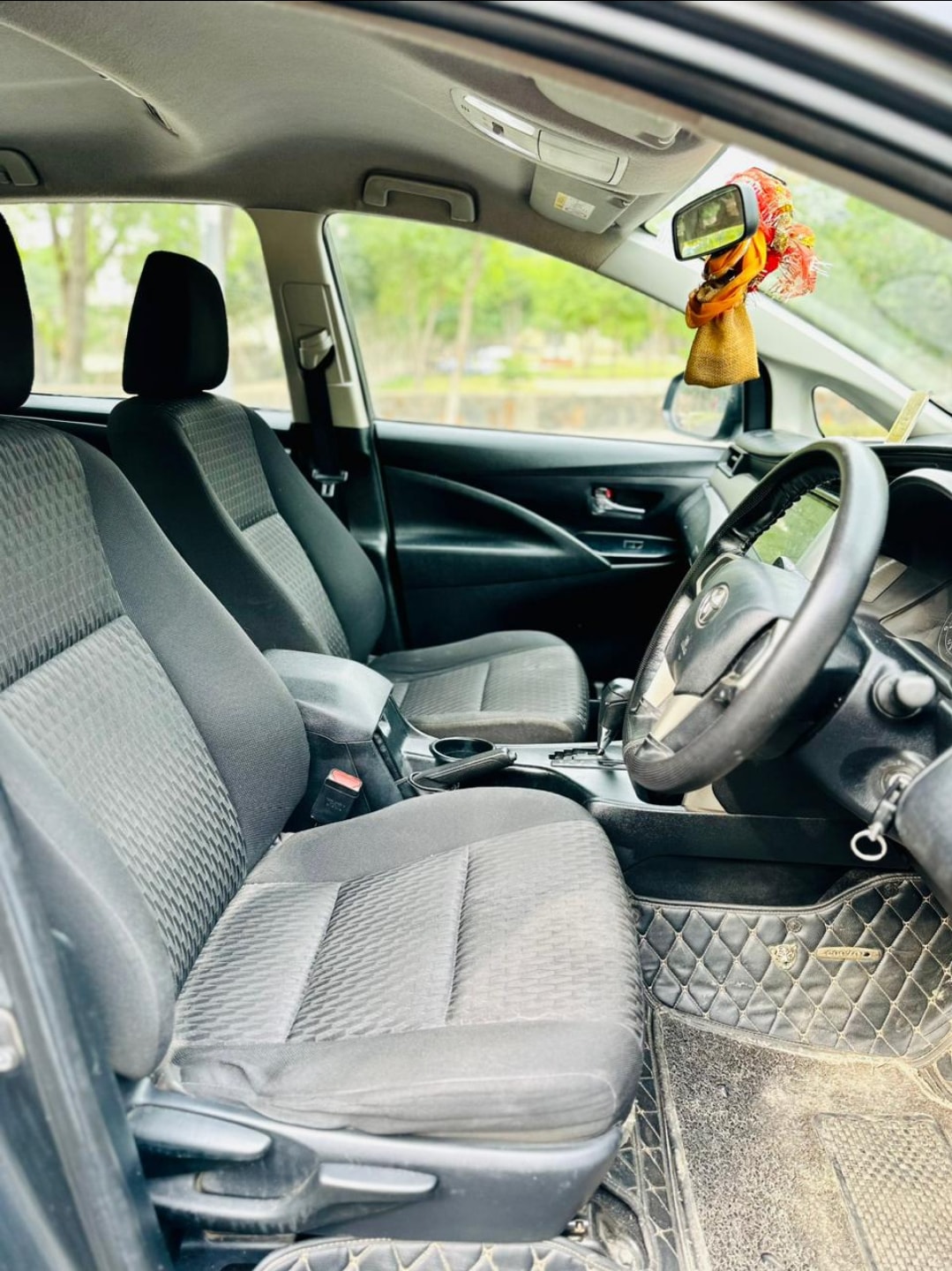 Innova Crysta image 10 Innova Crysta image 10