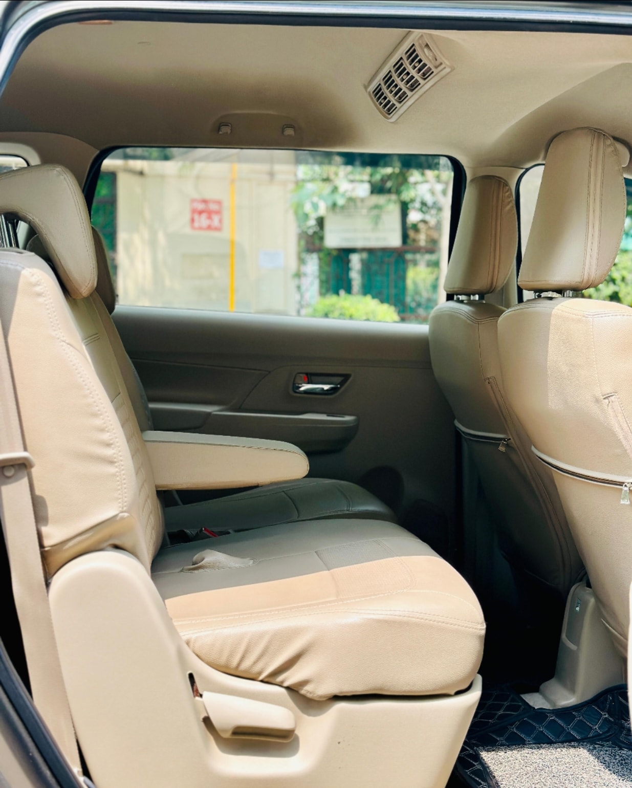 Used 2022 Maruti Suzuki Ertiga Used 2022 Maruti Suzuki Ertiga