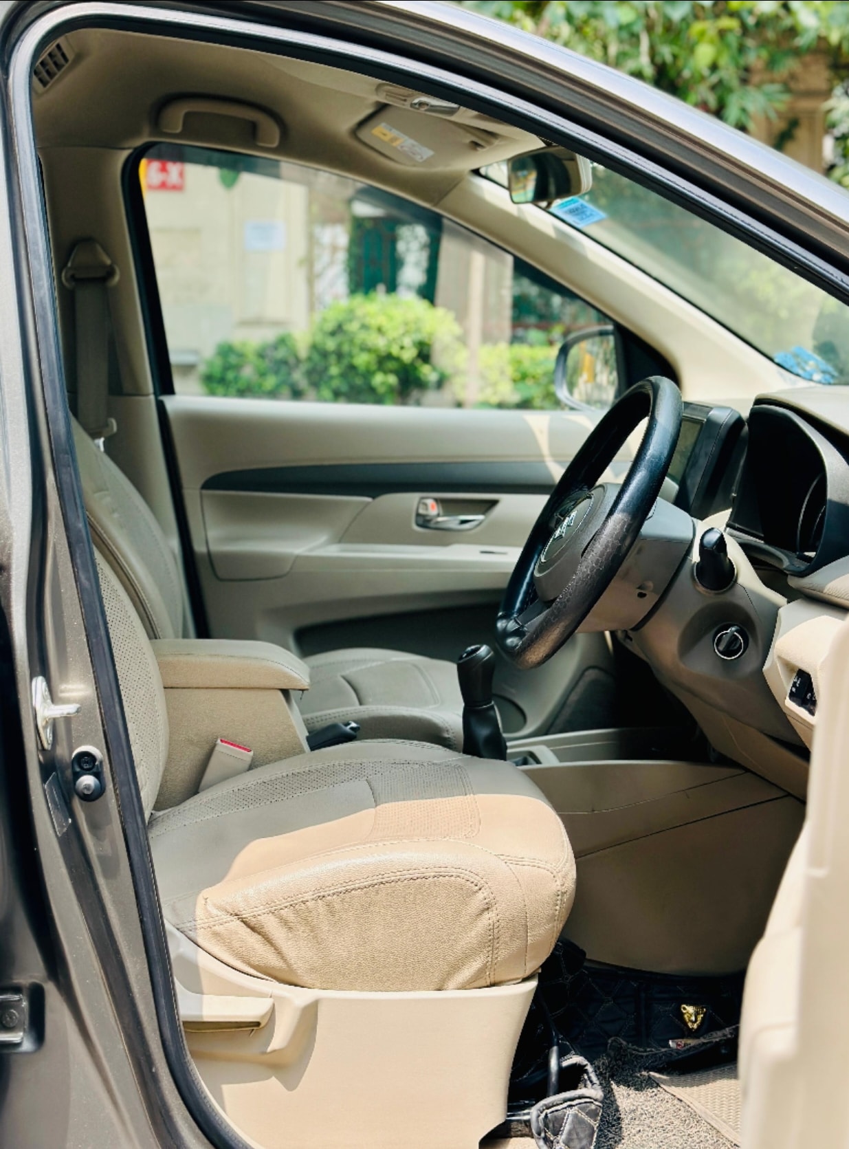 Used 2022 Maruti Suzuki Ertiga Used 2022 Maruti Suzuki Ertiga