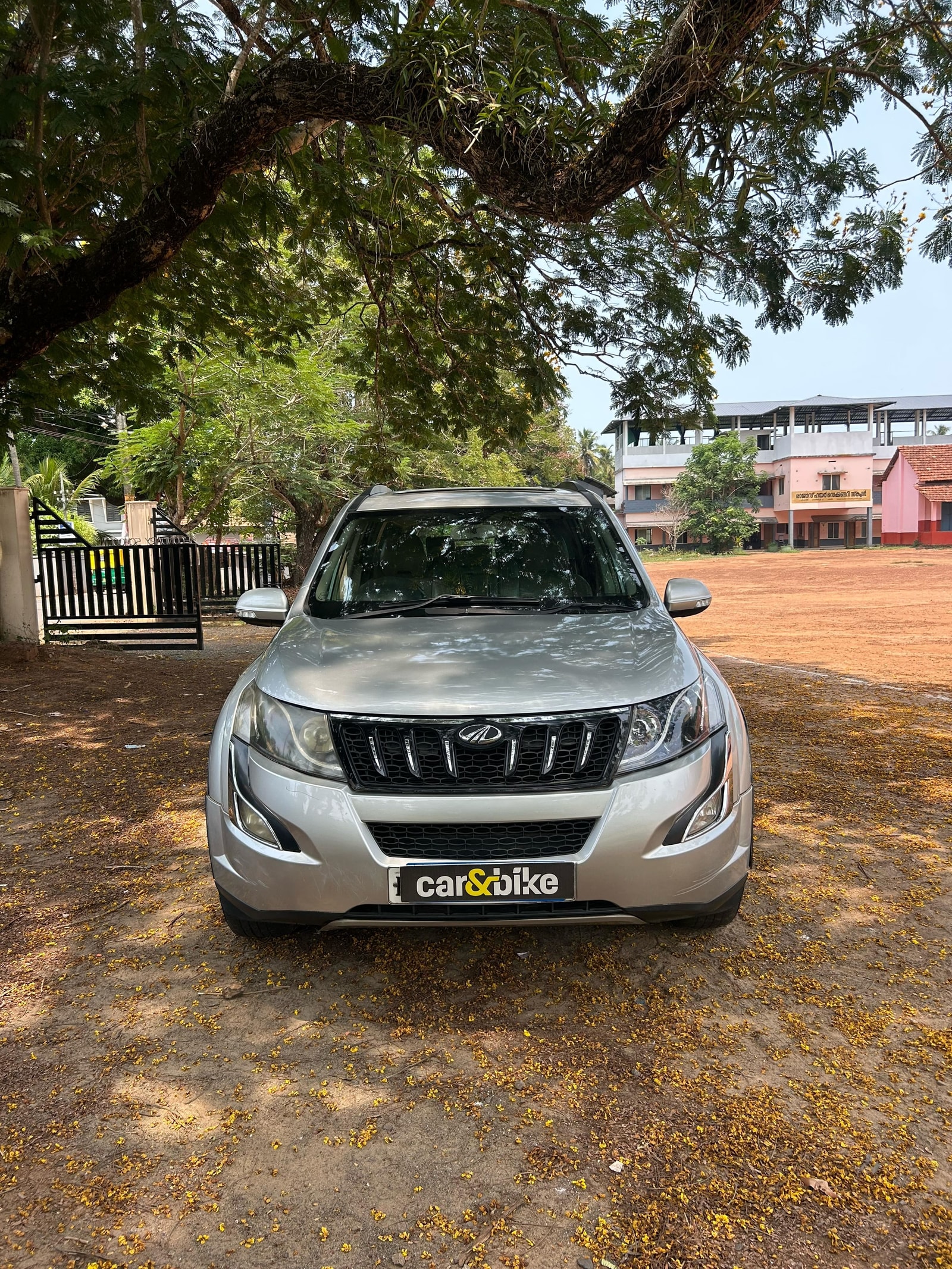 XUV500 image 1 XUV500 image 1