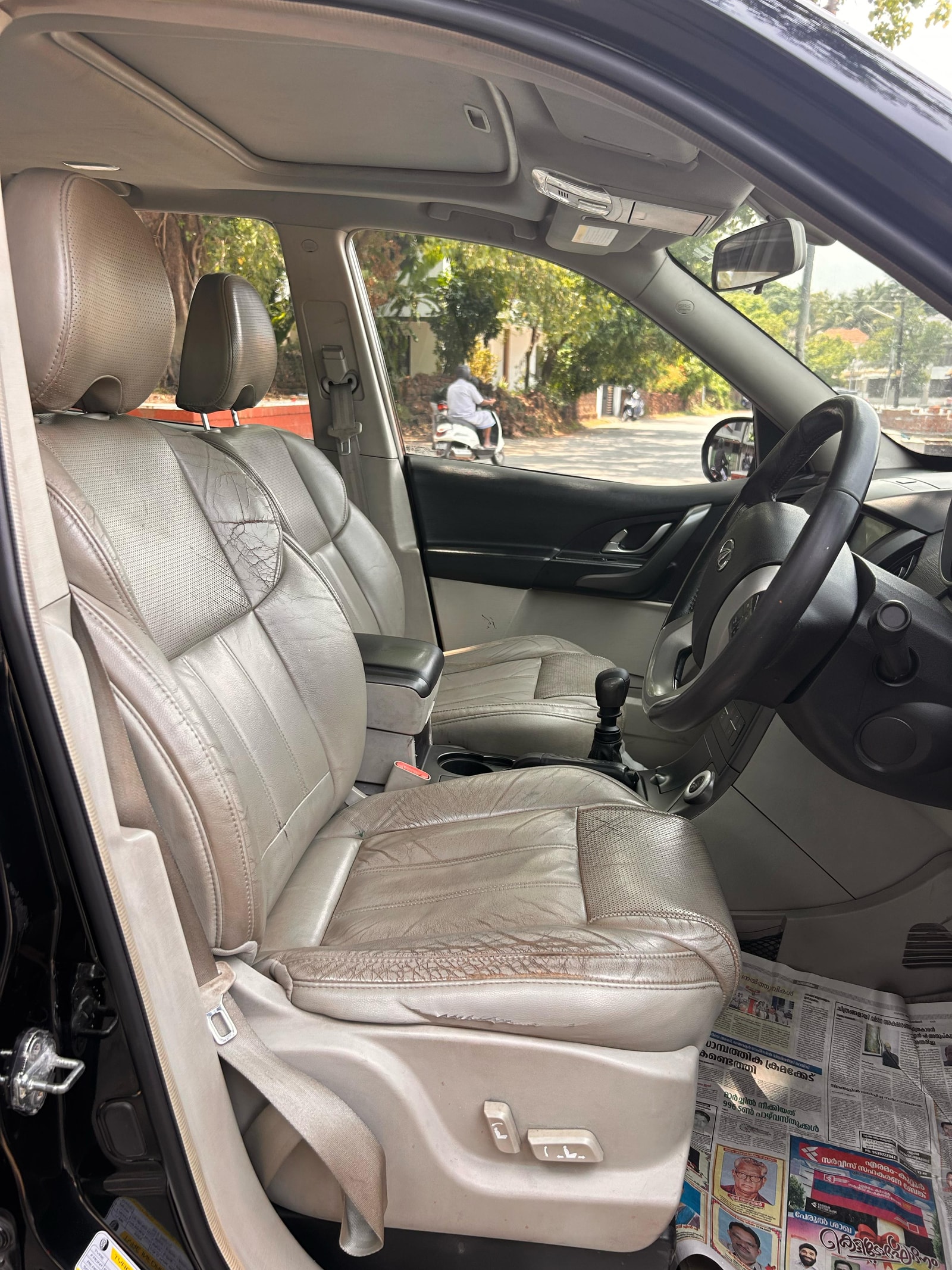 XUV500 image 14 XUV500 image 14