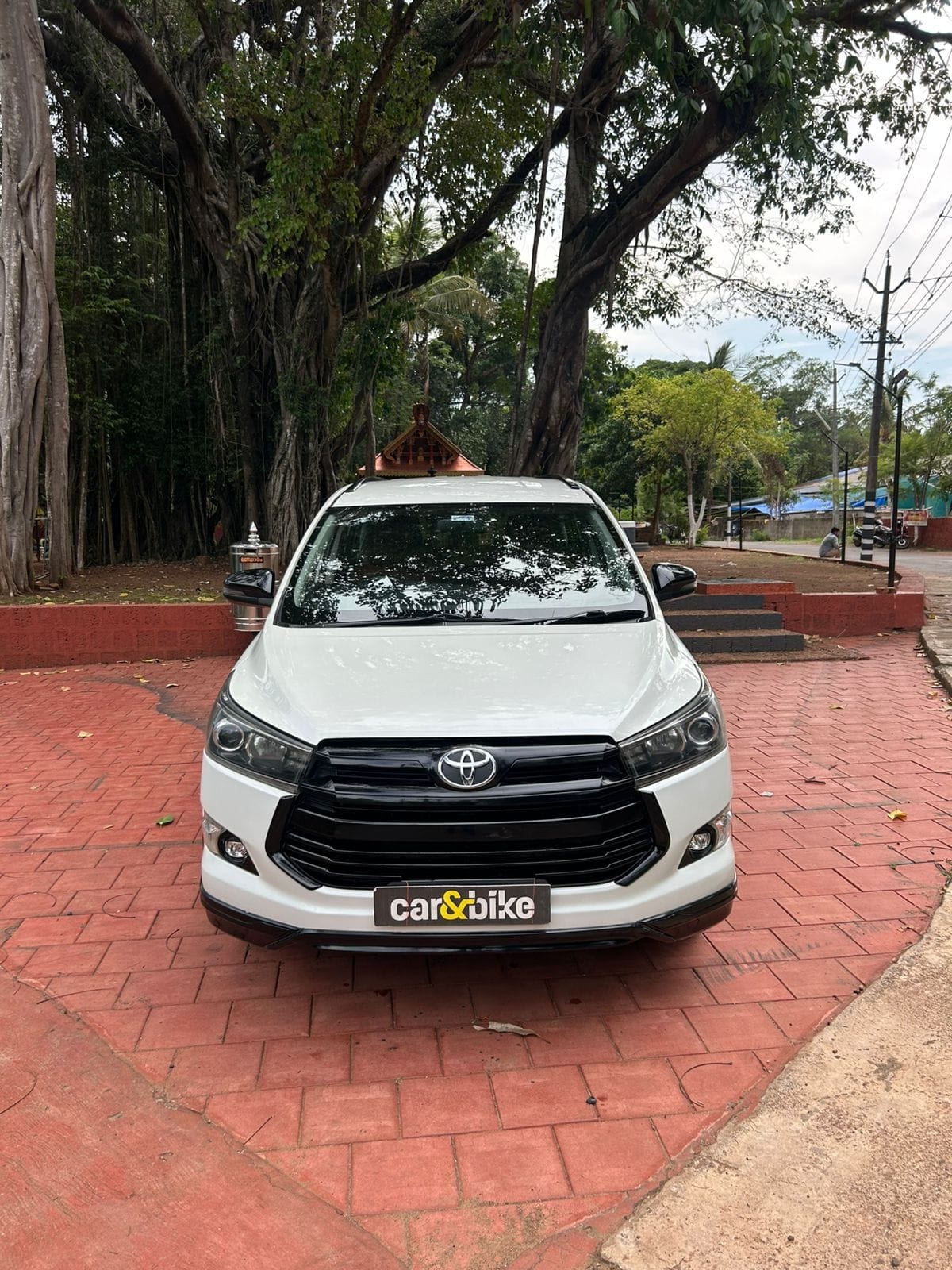 Innova Crysta image 8 Innova Crysta image 8