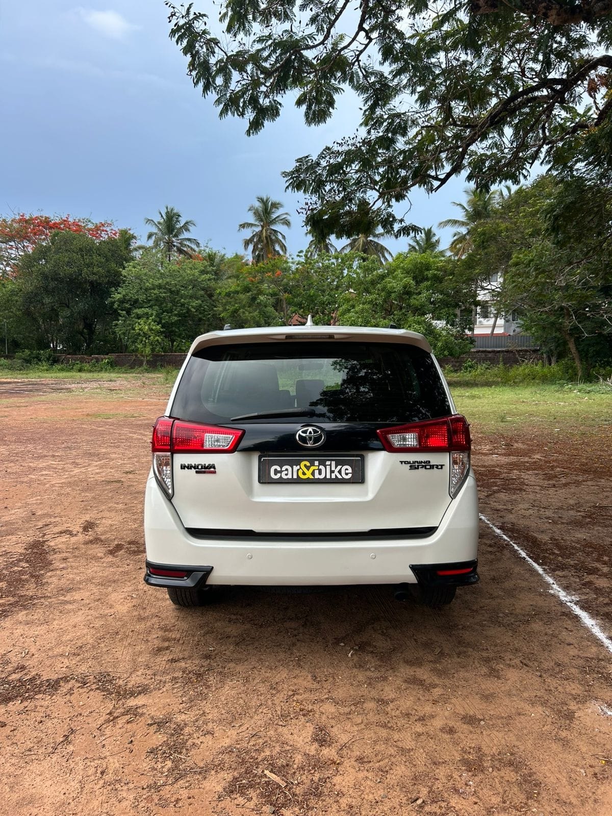 Innova Crysta image 4 Innova Crysta image 4