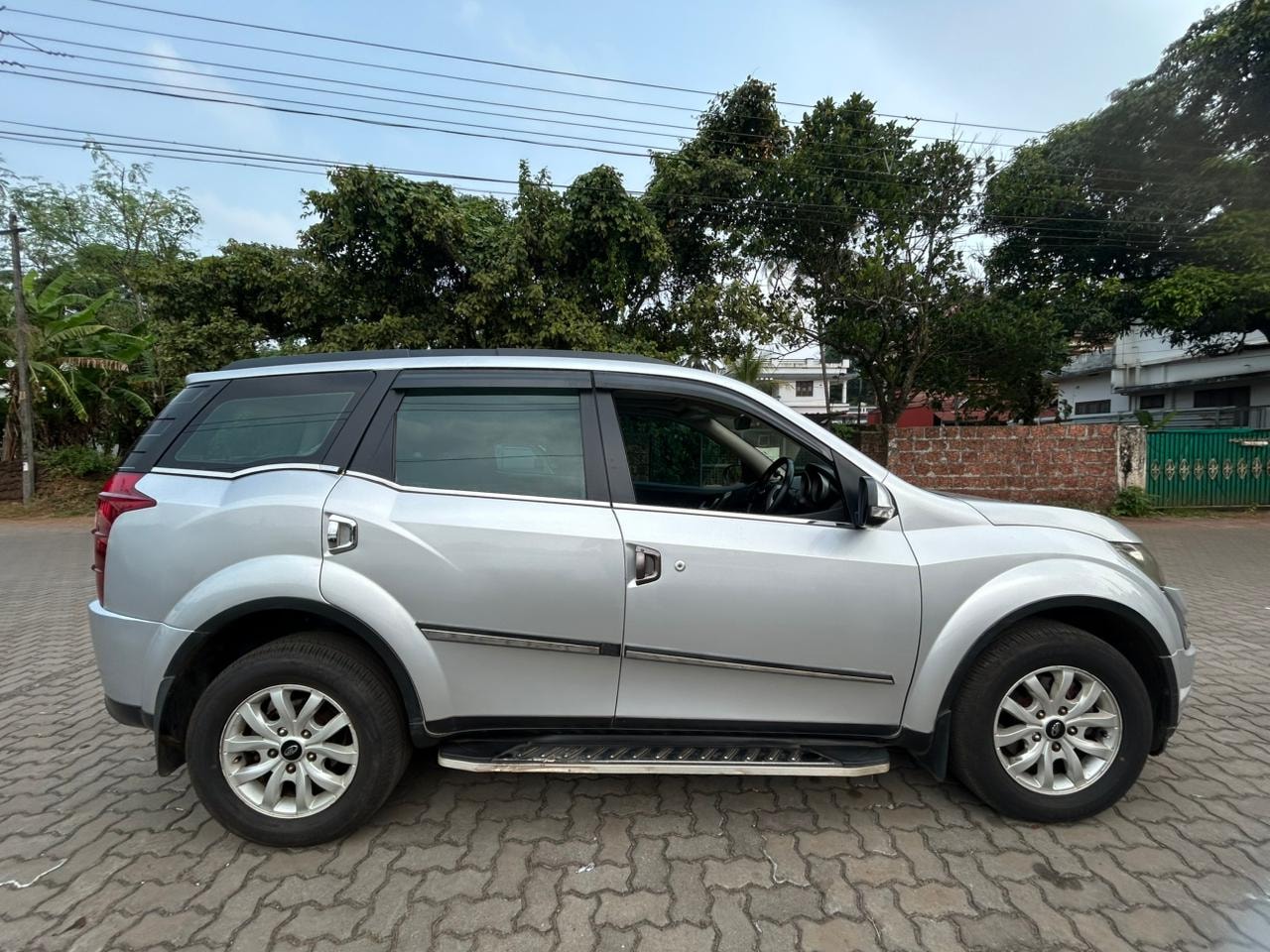 XUV500 image 2 XUV500 image 2