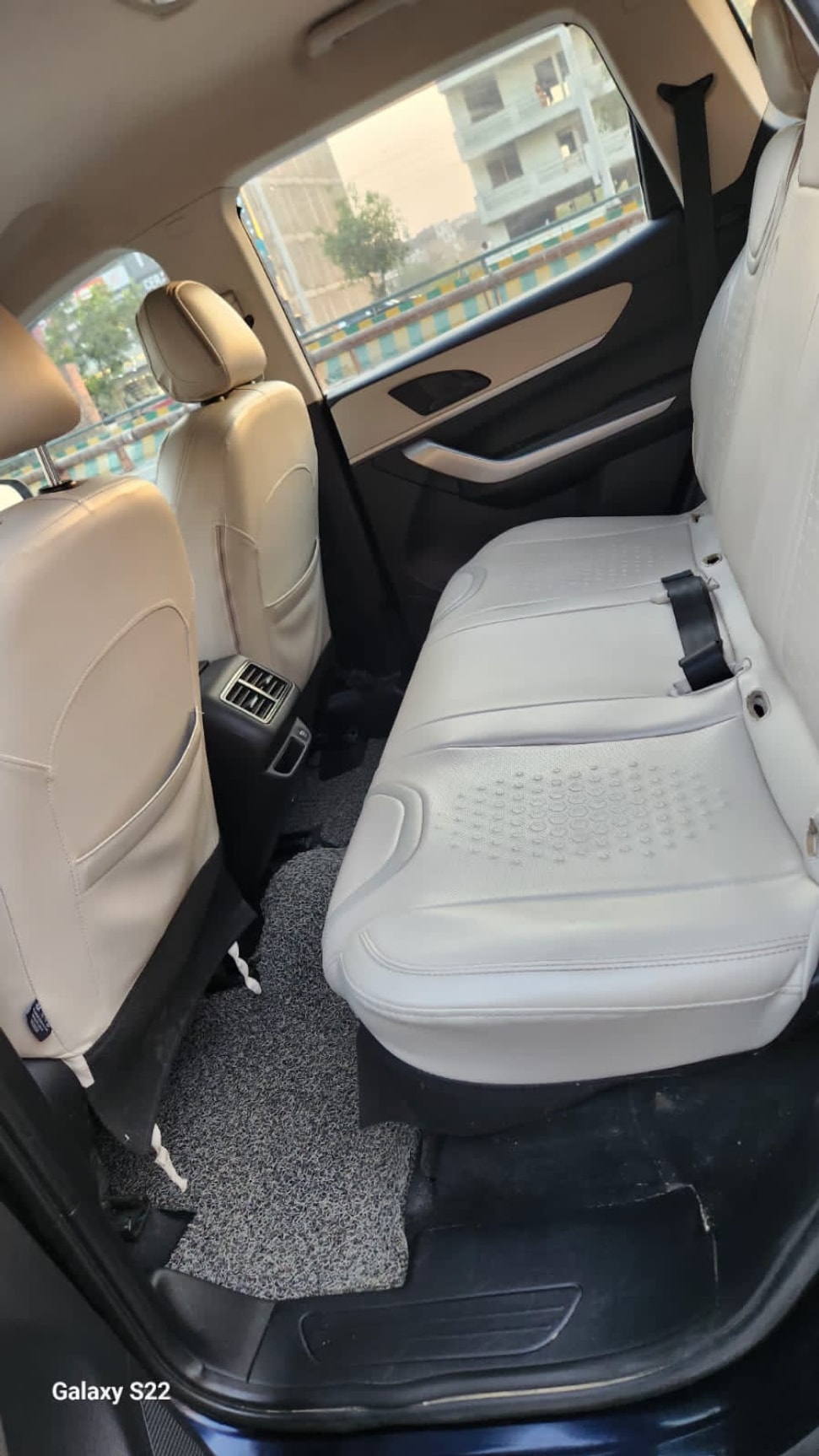 XUV700 image 15 XUV700 image 15