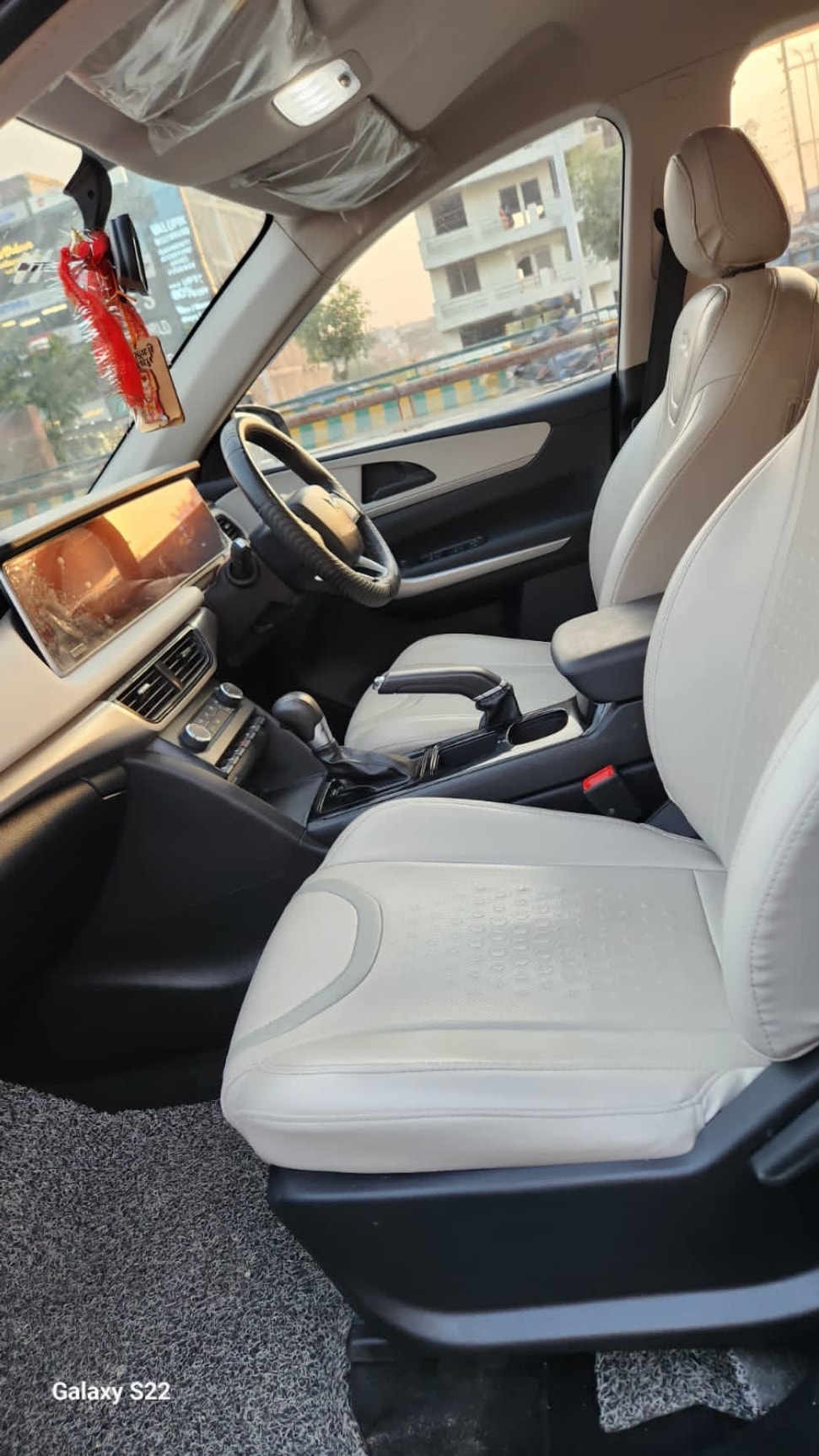 XUV700 image 14 XUV700 image 14