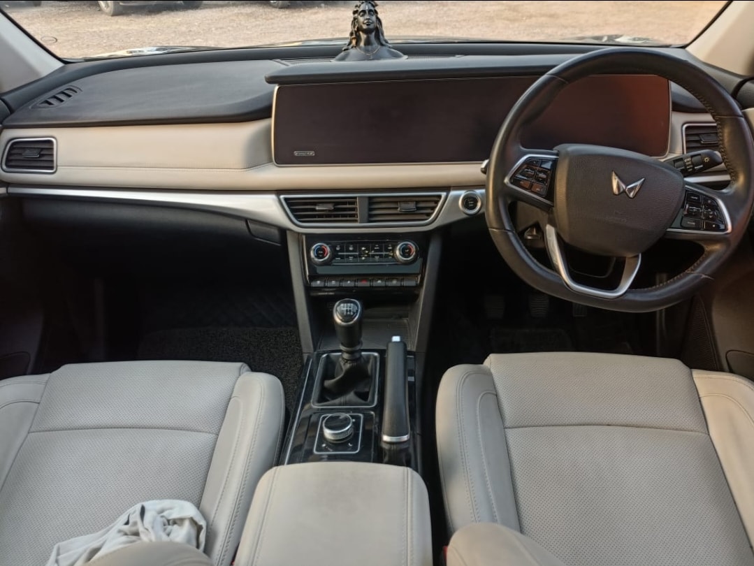 XUV700 image 9 XUV700 image 9