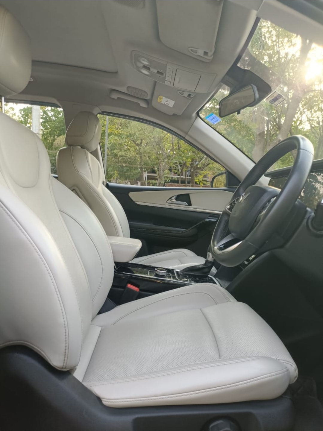 XUV700 image 11 XUV700 image 11