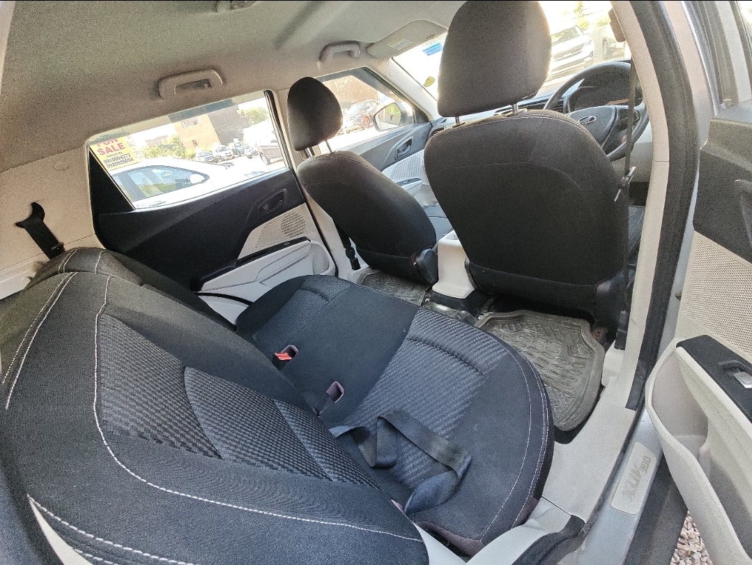 XUV300 image 17 XUV300 image 17