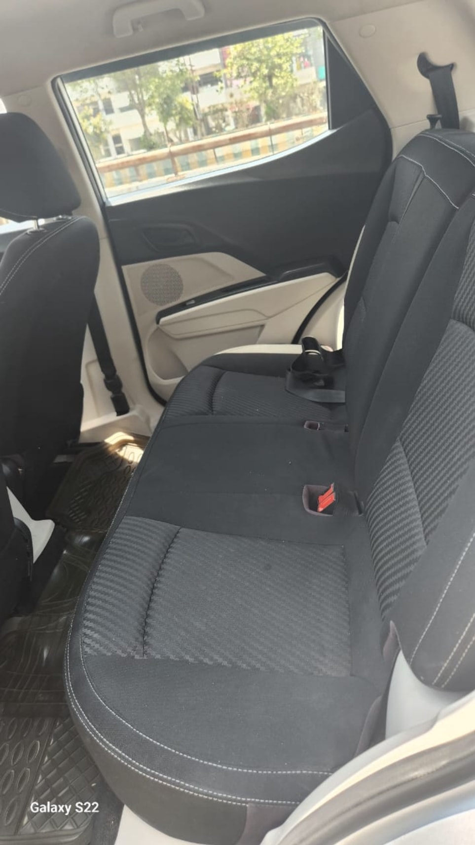 XUV300 image 15 XUV300 image 15