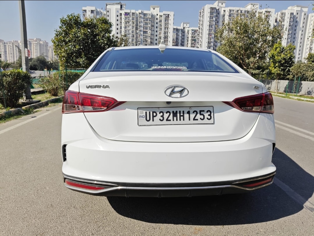 Verna image 4 Verna image 4