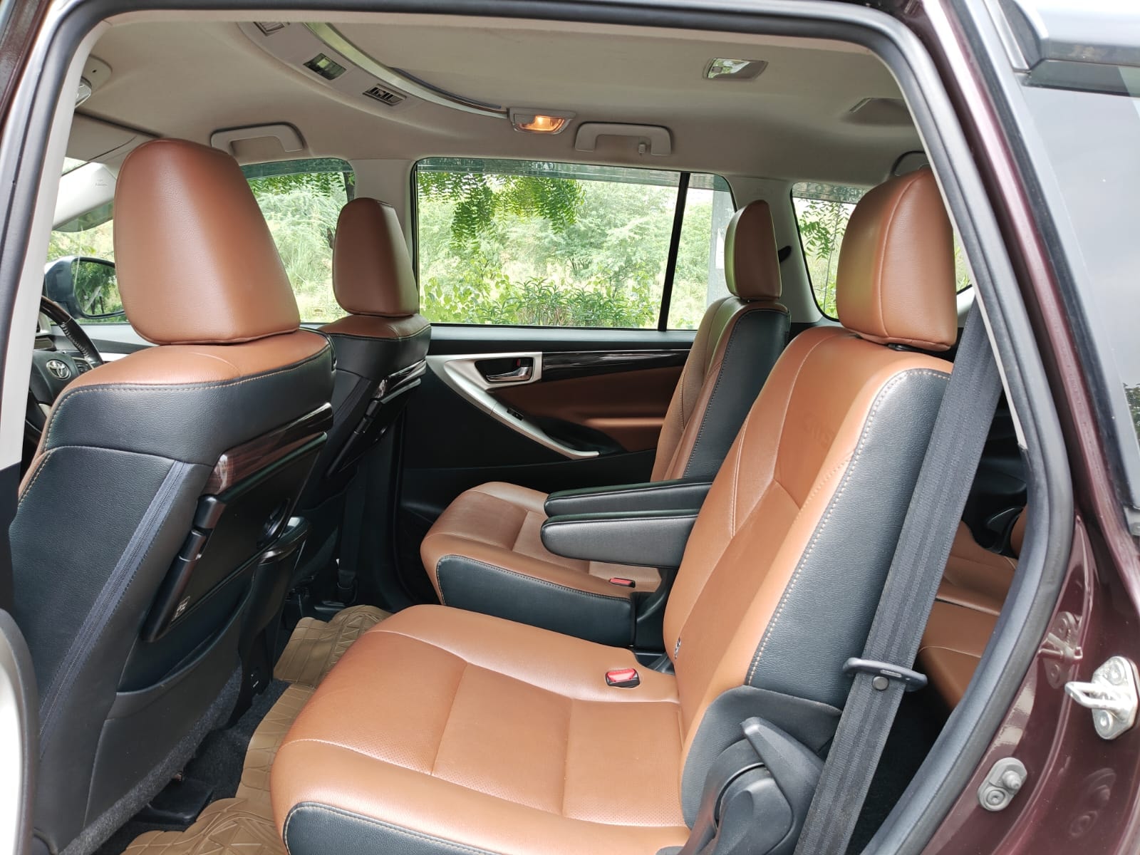 Innova Crysta image 17 Innova Crysta image 17