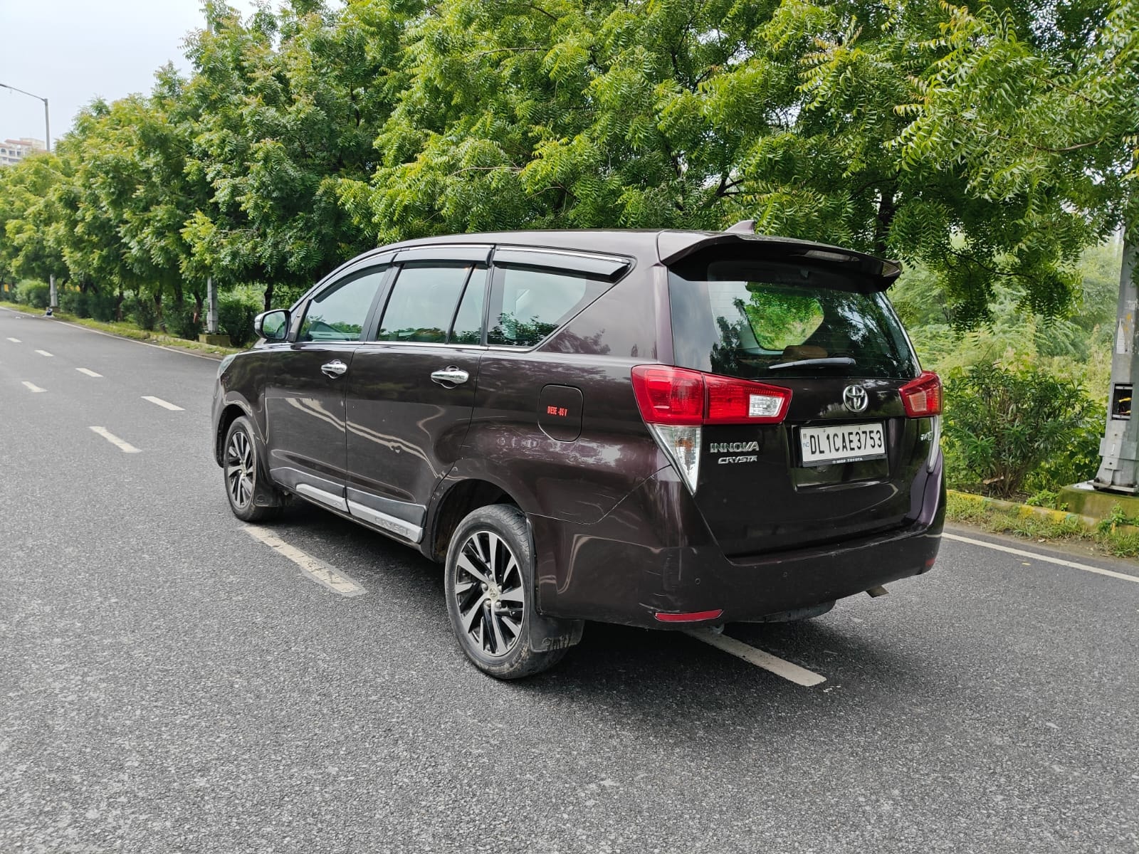 Innova Crysta image 3 Innova Crysta image 3