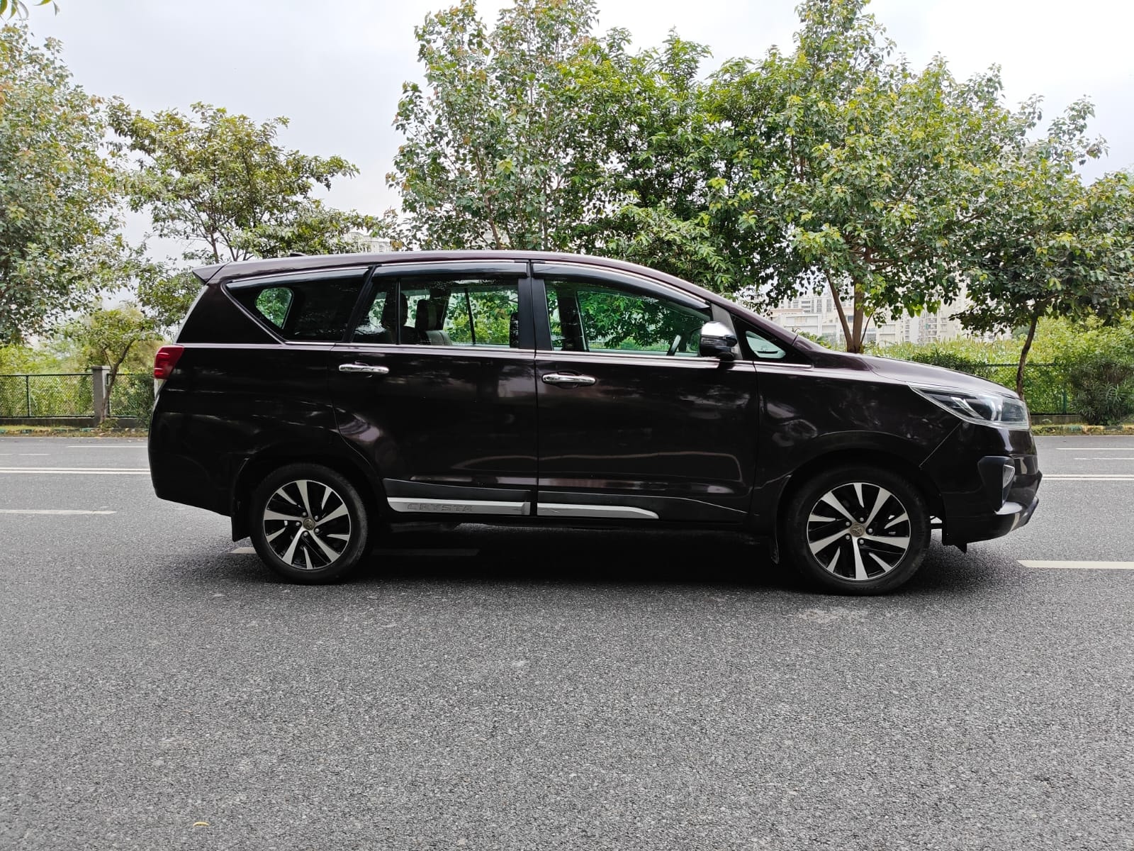 Innova Crysta image 6 Innova Crysta image 6