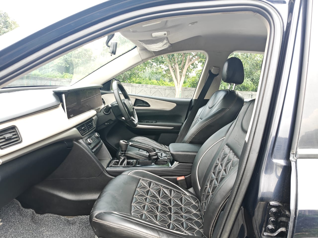 Used 2022 Mahindra XUV700 Used 2022 Mahindra XUV700