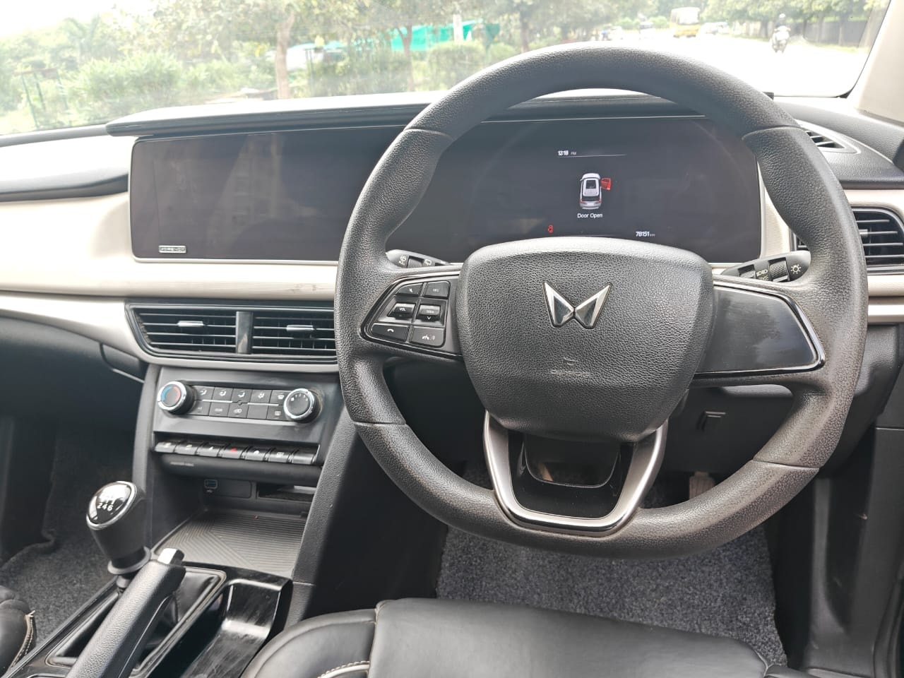 Used 2022 Mahindra XUV700 Used 2022 Mahindra XUV700