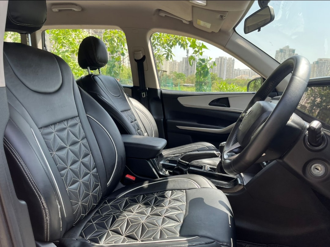 Used 2022 Mahindra XUV700 Used 2022 Mahindra XUV700