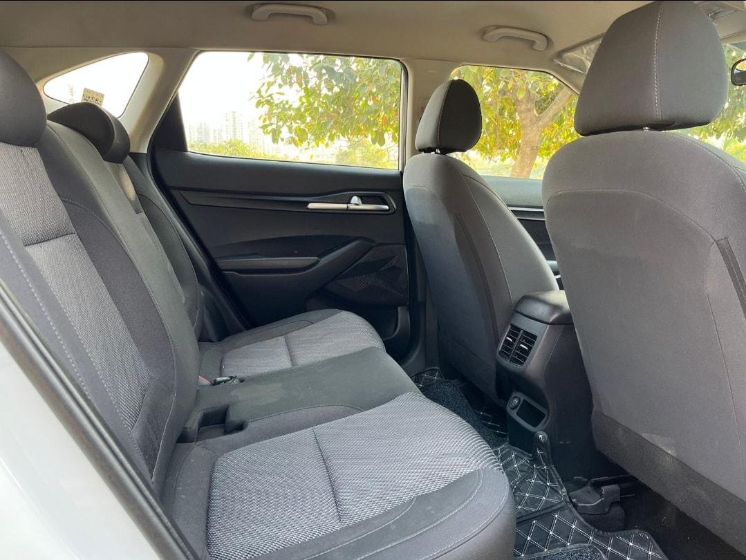 Seltos image 14 Seltos image 14