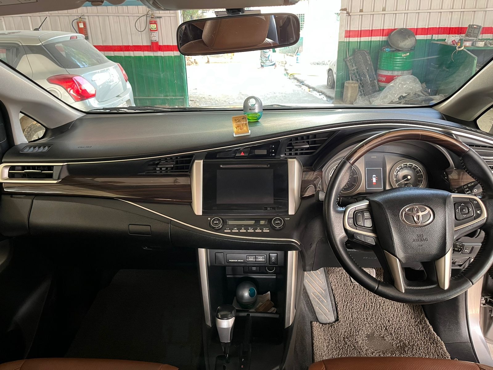 Innova Crysta image 7 Innova Crysta image 7